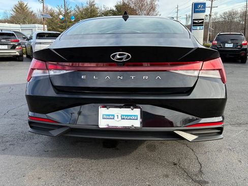 Used 2023 Hyundai Elantra SEL image 6