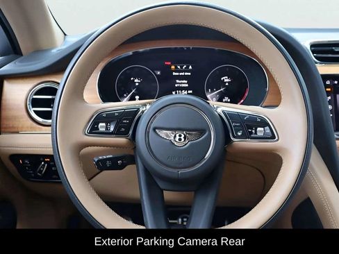 Used 2023 Bentley Bentayga Extended Wheelbase AWD/4WD image 10