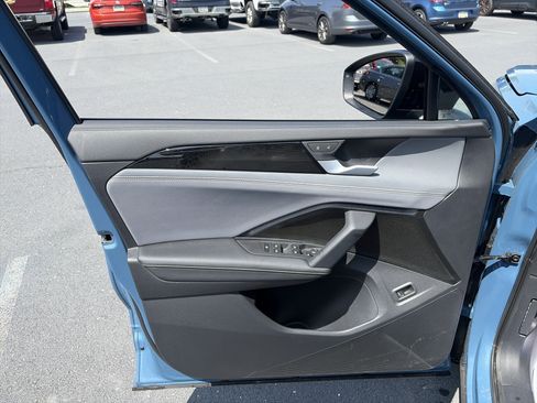 Used 2025 Volkswagen Tiguan SE R-Line AWD/4WD image 18