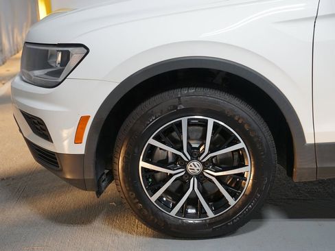 Used 2021 Volkswagen Tiguan SE image 5