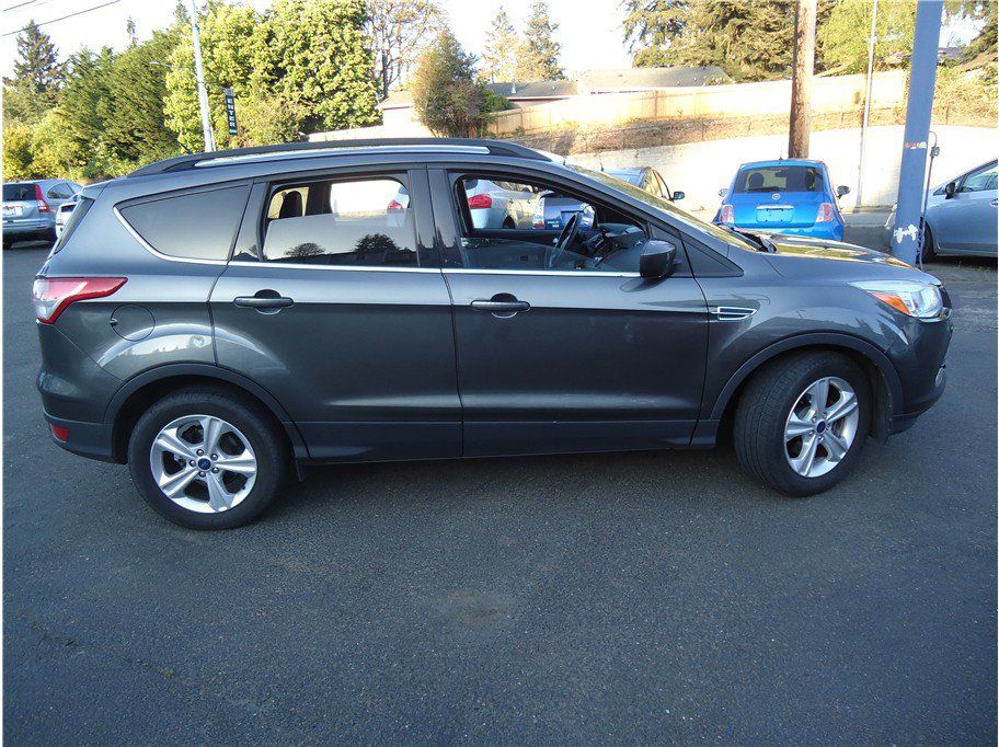 Used 2016 Ford Escape SE w/ SE Leather Comfort Package FWD image 5