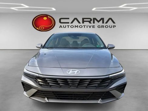Used 2024 Hyundai Elantra SEL FWD image 8