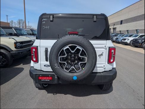 New 2026 Ford Bronco Outer Banks image 4