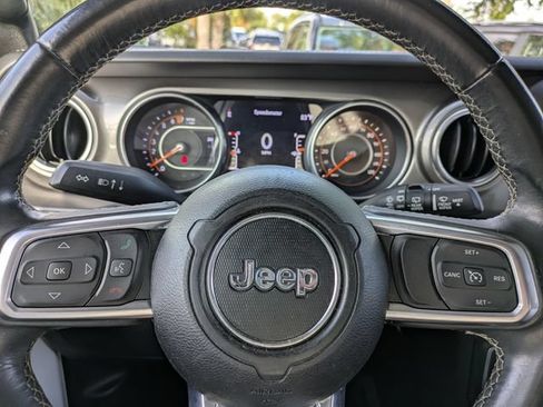 Certified 2018 Jeep Wrangler Unlimited Sahara AWD/4WD image 17