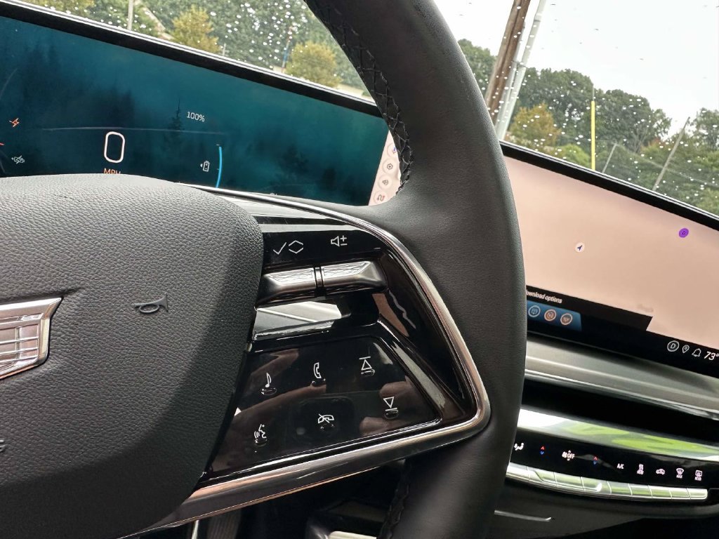 Used 2024 Cadillac Lyriq Sport RWD image 31