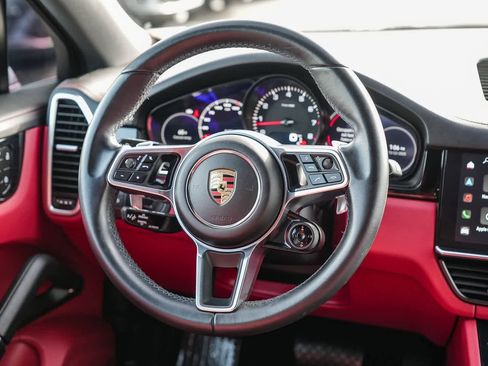 Used 2023 Porsche Cayenne Platinum Edition image 14