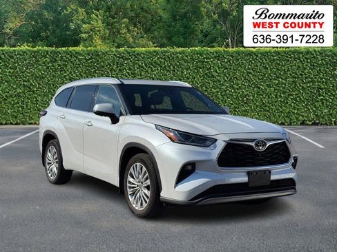 Used 2024 Toyota Highlander Platinum image 1