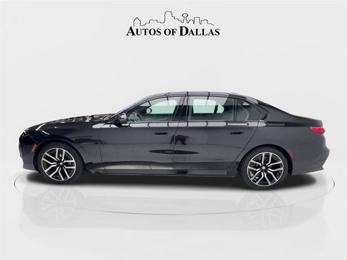 Used 2025 BMW 740i image 6