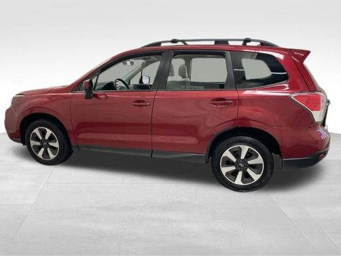 Used 2018 Subaru Forester 2.5i Premium w/ All-Weather Package image 3