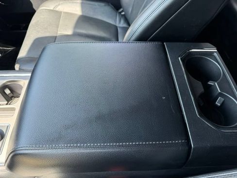 Used 2018 Ford Expedition XLT w/ Equipment Group 202A AWD/4WD image 25