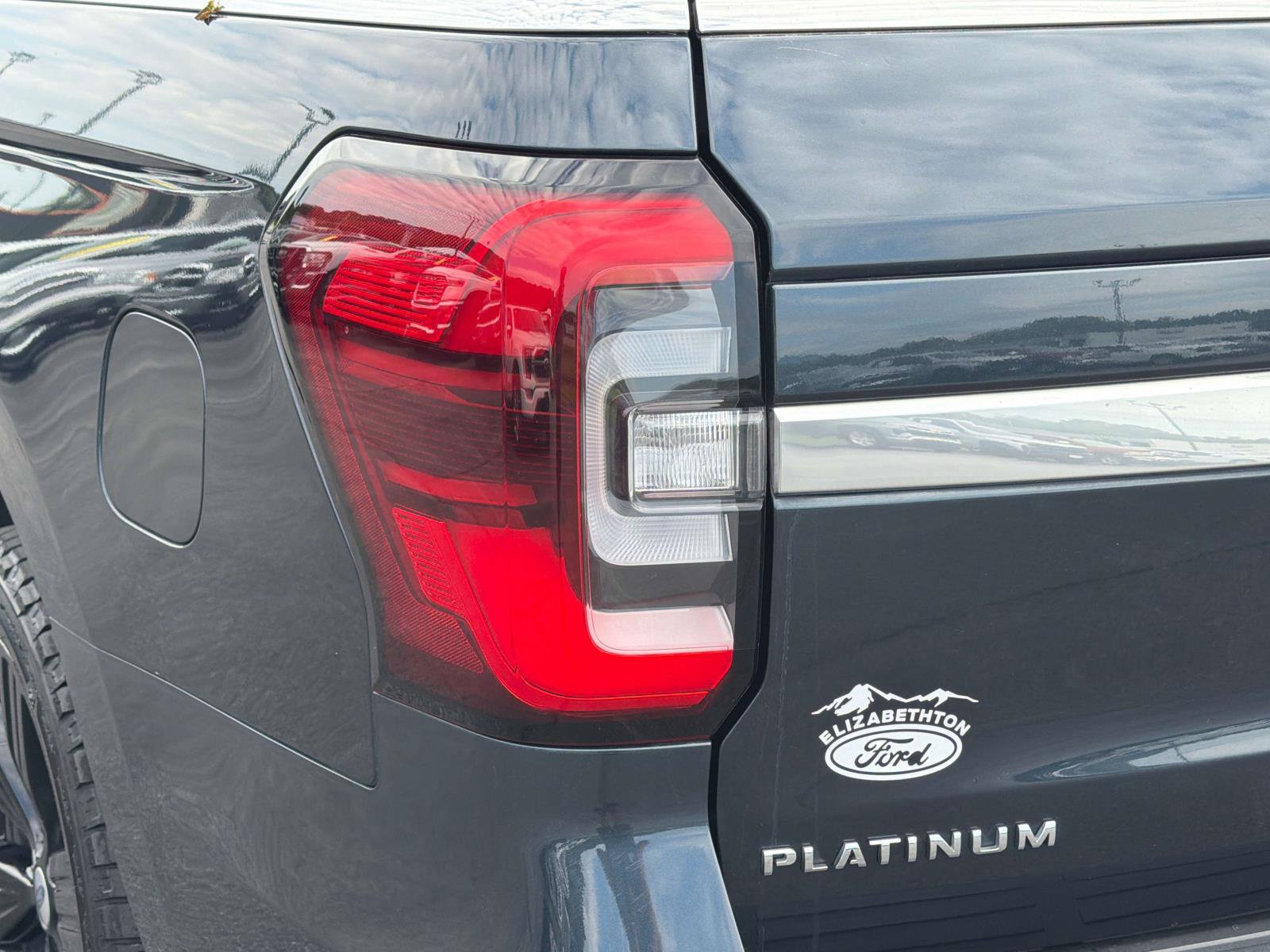 Used 2023 Ford Expedition Max Platinum AWD/4WD image 10