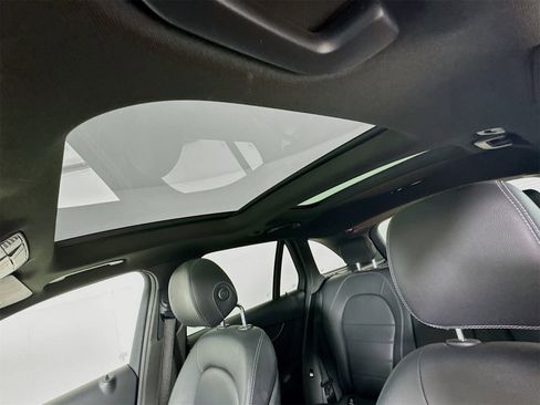 Used 2018 Mercedes-Benz GLC 300 4MATIC image 24