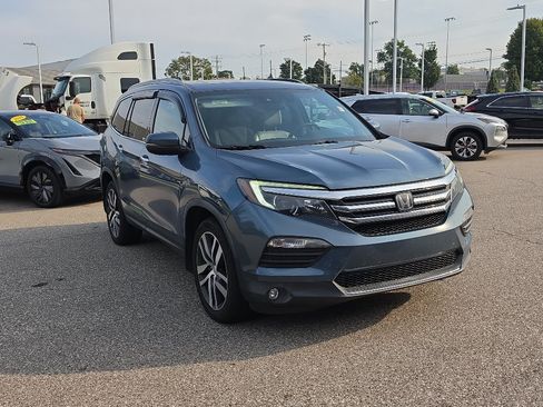 Used 2017 Honda Pilot Elite image 1