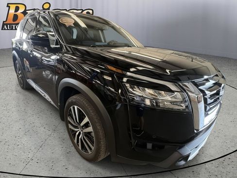 Used 2025 Nissan Pathfinder Platinum w/ Cargo Package AWD/4WD image 8
