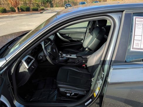 Used 2018 BMW 320i xDrive Sedan image 8