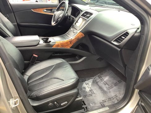 Used 2016 Lincoln MKX Reserve w/ Technology Package image 16