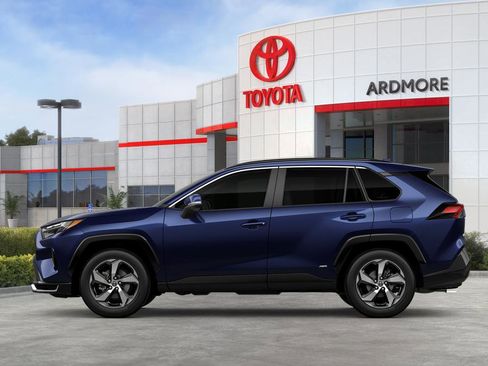 New 2025 Toyota RAV4 SE image 4