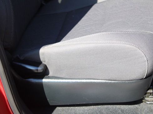 Used 2016 Toyota Tacoma TRD Off-Road w/ Exterior Package image 21