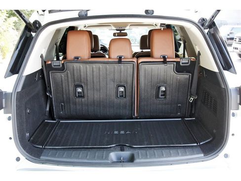 Used 2022 Nissan Pathfinder Platinum w/ Cargo Package image 7