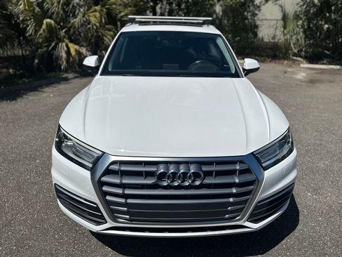 Used 2019 Audi Q5 2.0T Premium w/ Convenience Package image 4
