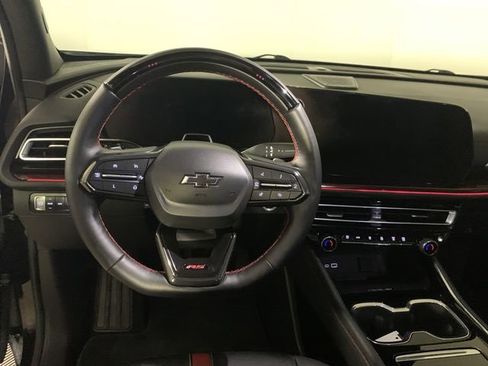 Used 2024 Chevrolet Traverse RS image 11