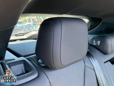 Used 2025 Porsche Macan 4S Electric AWD/4WD image 56