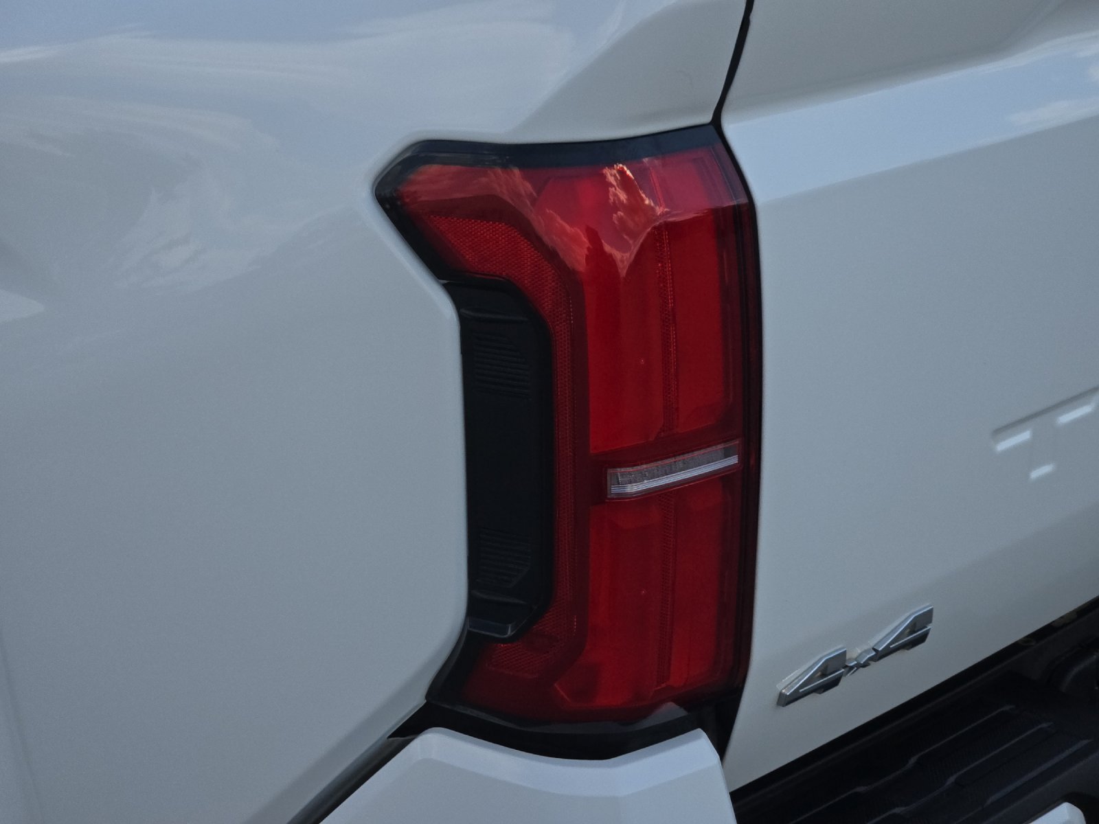 Certified 2025 Toyota Tacoma SR5 AWD/4WD image 24