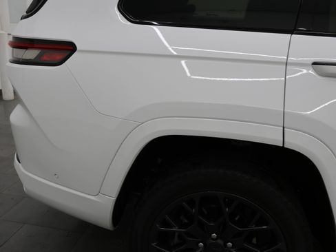 Used 2025 Jeep Grand Cherokee L Summit AWD/4WD image 32