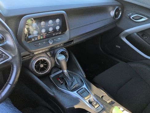 Used 2023 Chevrolet Camaro LT w/ Technology Package image 8