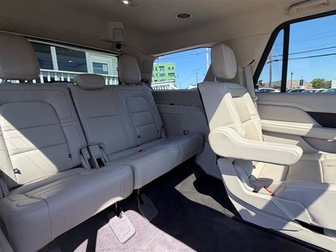 Used 2021 Lincoln Navigator Reserve w/ Luxury Package AWD/4WD image 42