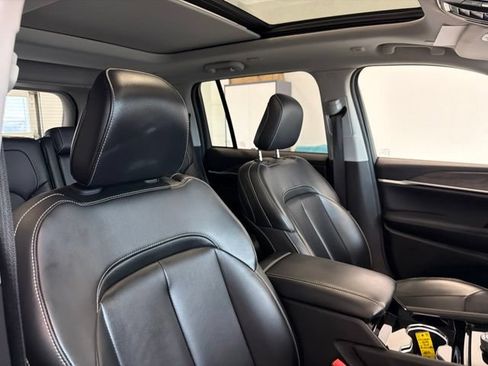 Used 2023 Jeep Grand Cherokee Limited AWD/4WD image 39