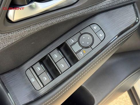 Used 2023 Nissan Rogue SV FWD image 22