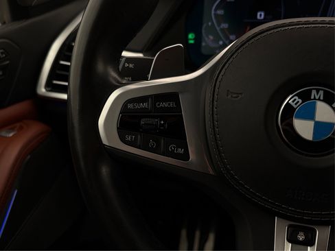 Used 2022 BMW X7 M50i w/ Dynamic Handling Package image 27