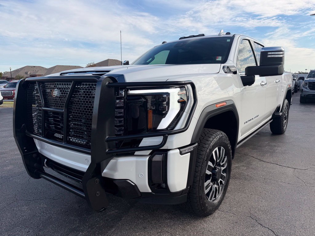 Used 2024 GMC Sierra 2500 Denali Ultimate AWD/4WD image 10
