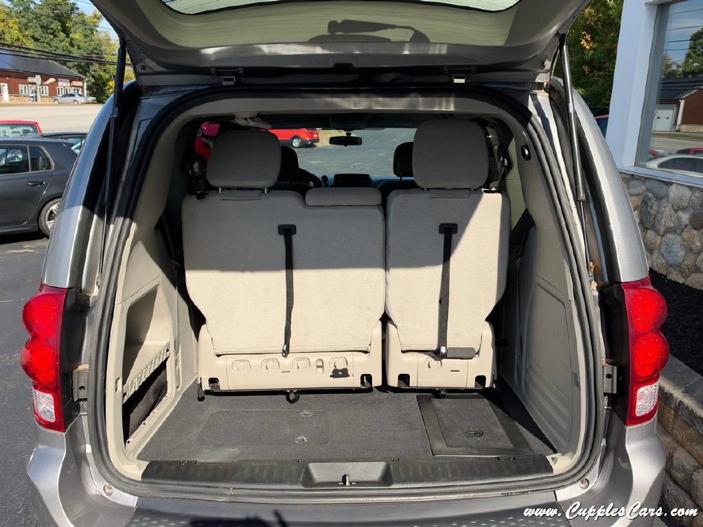 Used 2014 Dodge Grand Caravan SE w/ Quick Order Package 29E SE FWD image 9