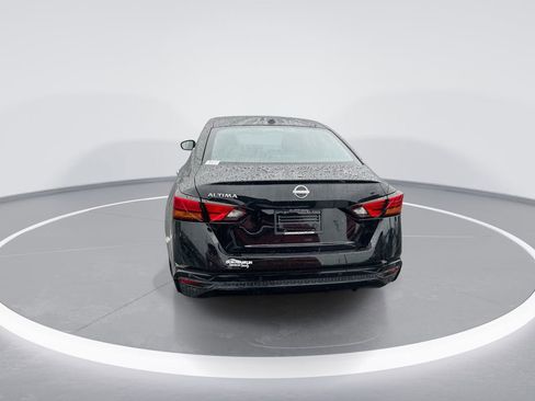 Used 2025 Nissan Altima 2.5 SV FWD image 7