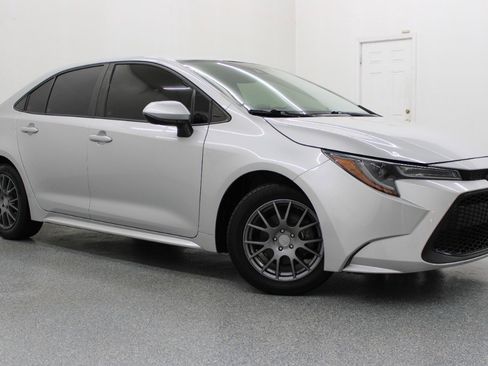 Used 2022 Toyota Corolla LE image 1