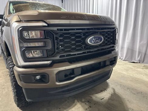 Used 2023 Ford F250 XLT w/ XLT Premium Package AWD/4WD image 18
