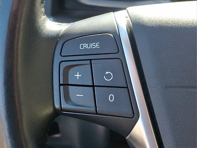 Used 2017 Volvo XC60 T5 Inscription w/ Preferred Option Package AWD/4WD image 16
