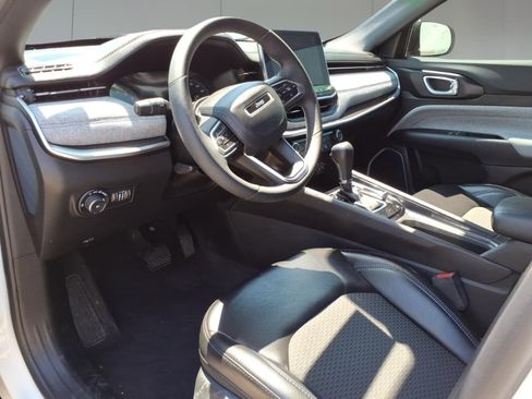 Used 2023 Jeep Compass Latitude w/ Convenience Group AWD/4WD image 10
