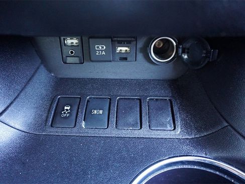 Used 2019 Toyota Highlander SE image 15