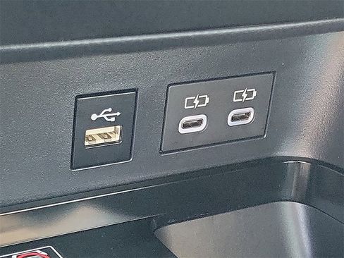 Used 2025 Toyota Camry LE image 10