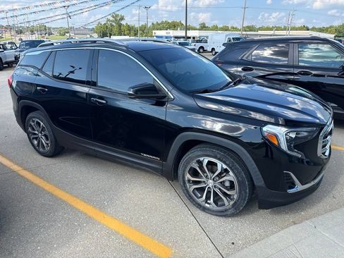 Used 2020 GMC Terrain SLT w/ Preferred Package FWD image 3