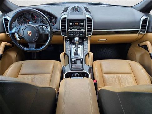 Used 2014 Porsche Cayenne Platinum Edition AWD/4WD image 17
