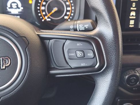Used 2024 Jeep Gladiator Sport AWD/4WD image 29