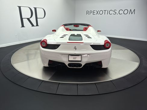 Used 2013 Ferrari 458 Spider RWD image 5