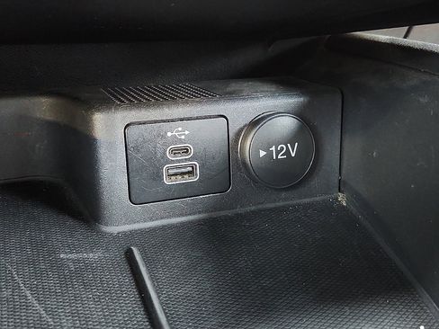 Used 2024 Ford Escape ST-Line image 9