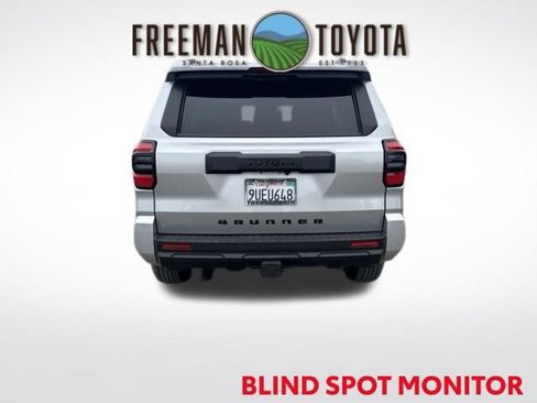 Used 2025 Toyota 4Runner SR5 AWD/4WD image 6