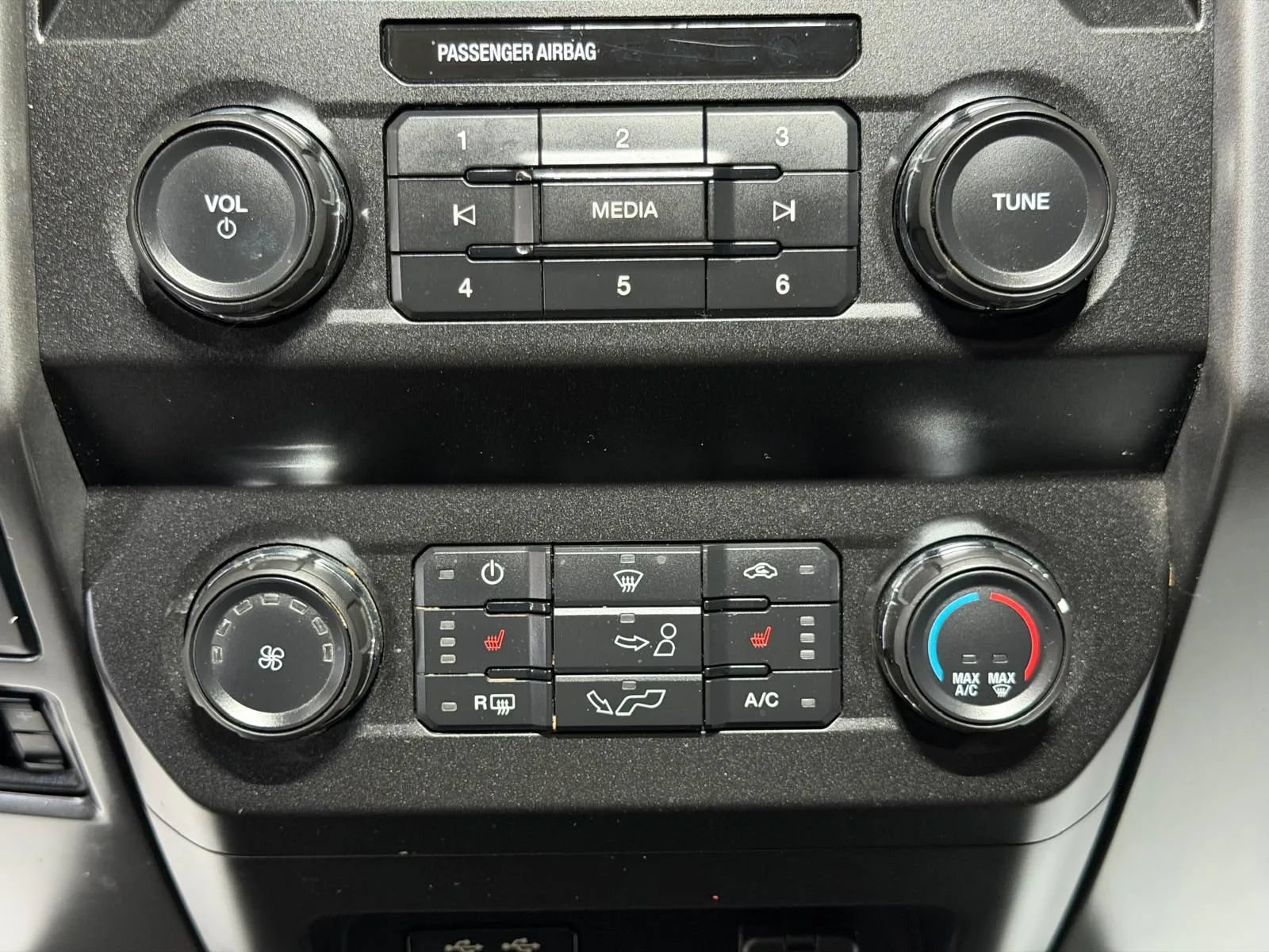 Used 2019 Ford F150 XLT w/ Equipment Group 302A Luxury AWD/4WD image 33