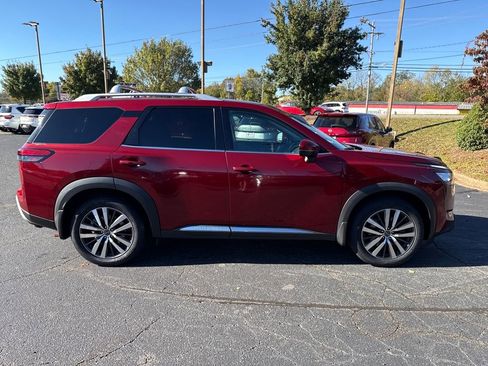 Used 2022 Nissan Pathfinder Platinum w/ Cargo Package image 6